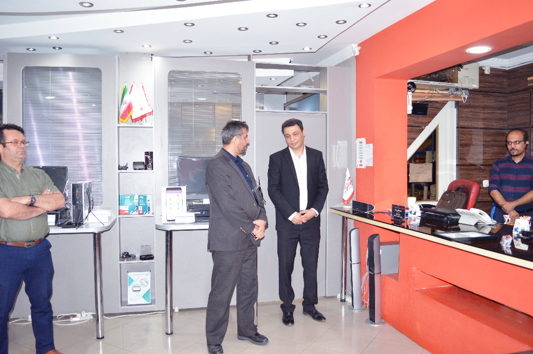 بازدید رییس هیأت عالی نظارت وزارت صمت از شرکت پژواک و تقدیر از اعضای شرکت