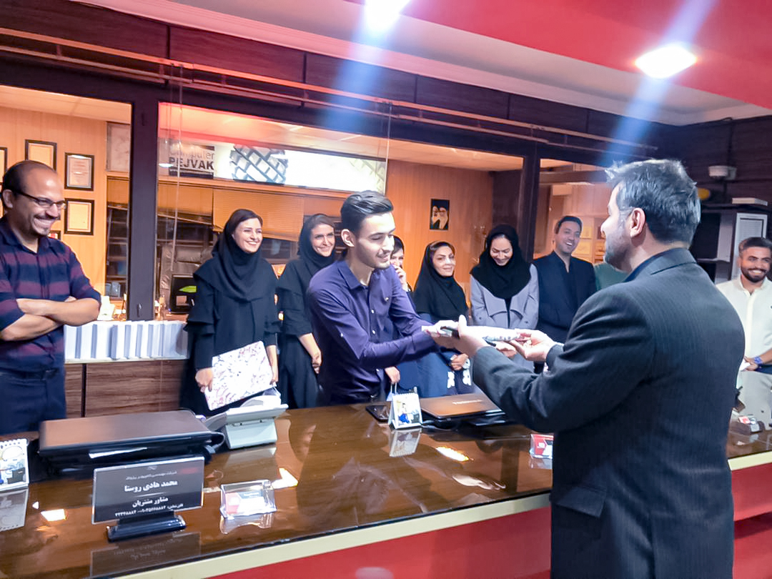 بازدید رییس هیأت عالی نظارت وزارت صمت از شرکت پژواک و تقدیر از اعضای شرکت